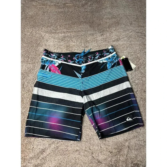 QUIKSILVER YG Remix Stripe 19" UEA1 Boardshorts BLUE NWT - Picture 13 of 16